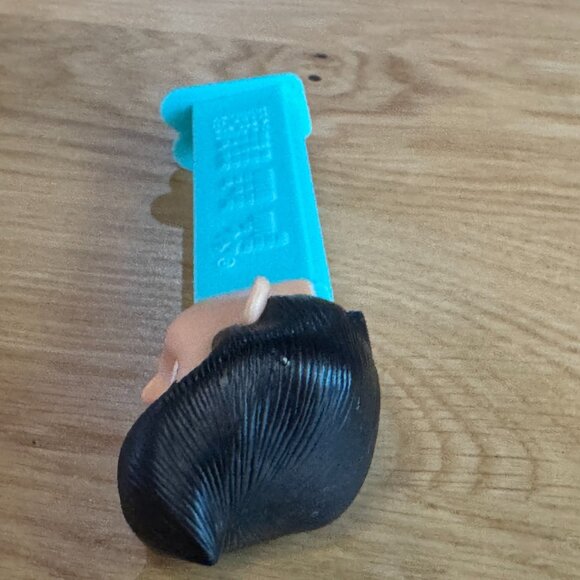 PEZ Candy Dispenser Meet the Robinsons Wilbur, Loose, Blue Stem, Hungary, 2007 - Picture 10 of 16